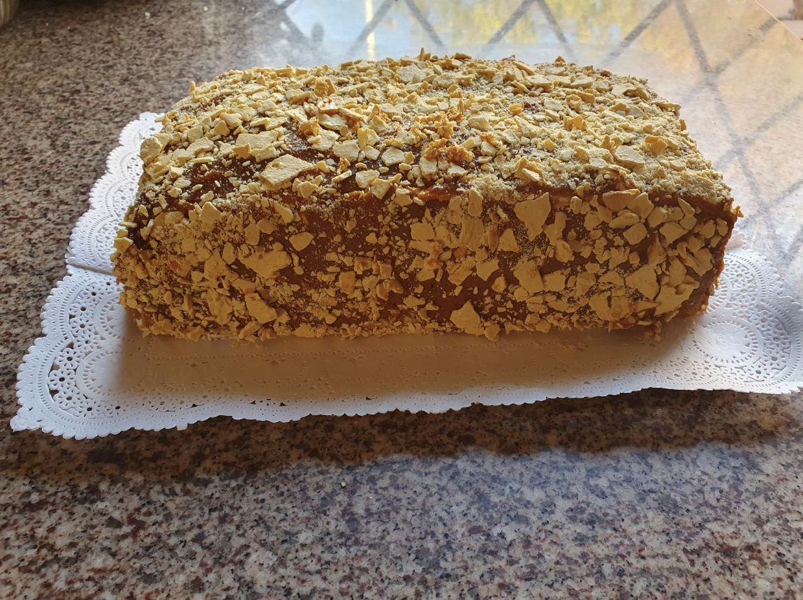 Torta Hoja, Manjar, Crema Pastelera y Nuez